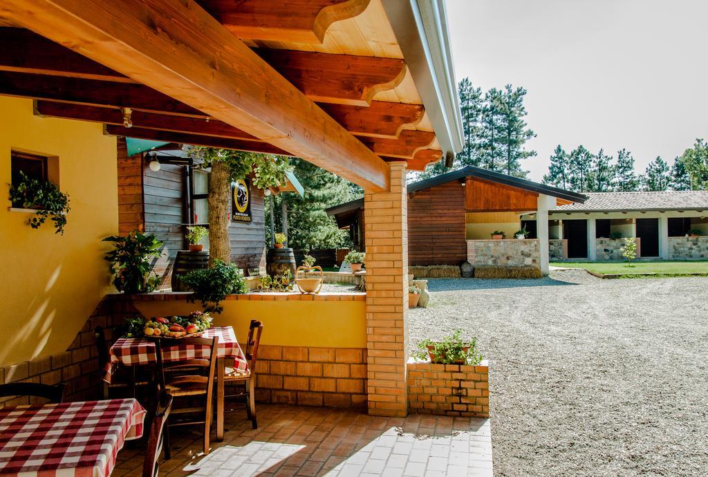 La Taverna Dei Briganti Otel Cotronei Dış mekan fotoğraf
