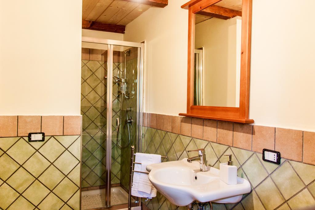 La Taverna Dei Briganti Otel Cotronei Oda fotoğraf